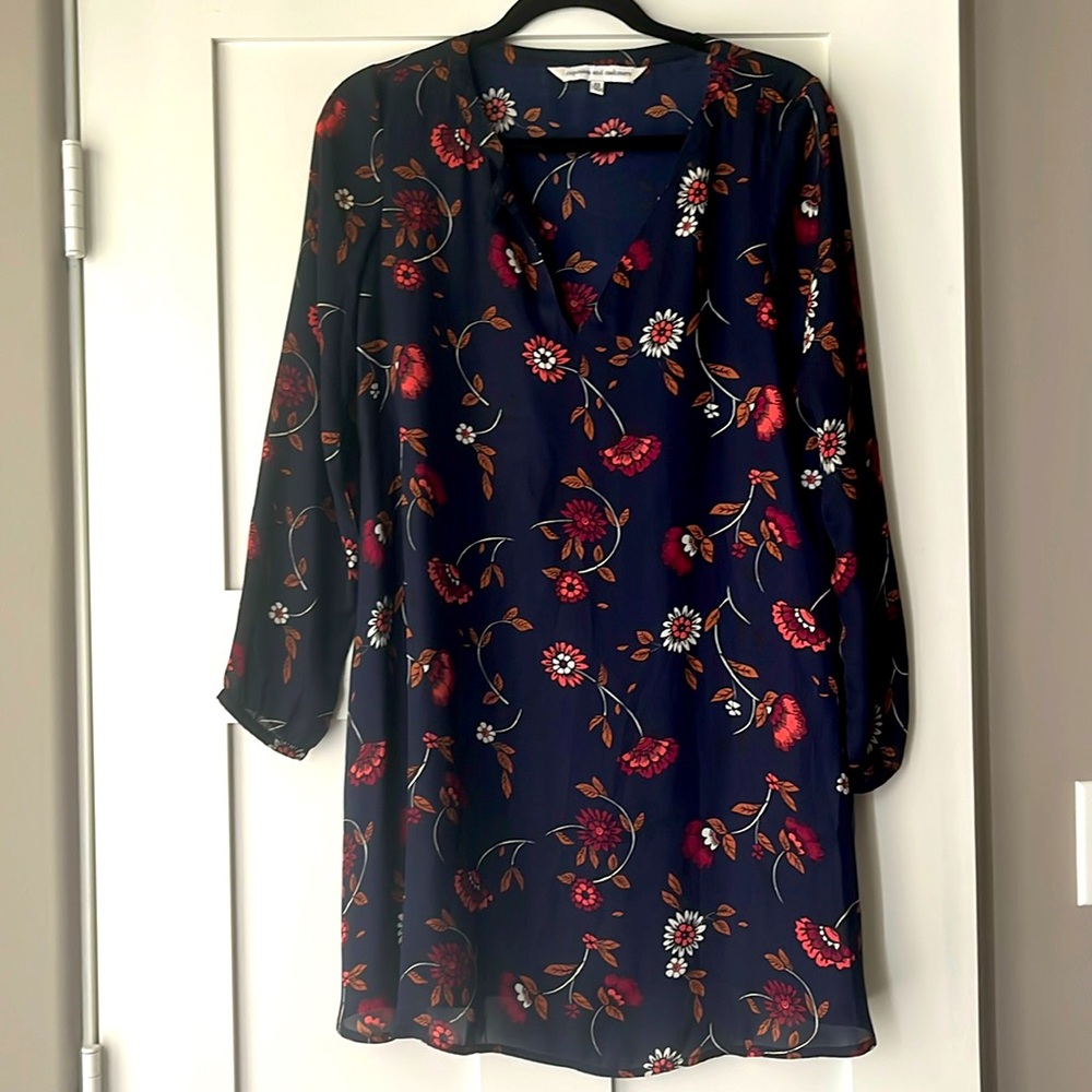 Cupcakes and Cashmere XS long sleeved breezy dress perfect for summer or fall